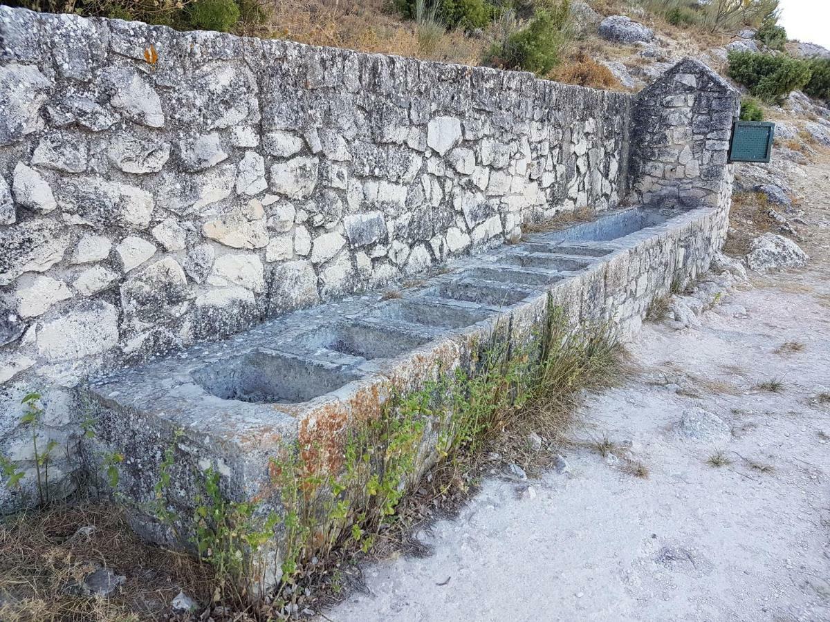 Apartamentos Rurales La Dehesa Del Acebuche Jaén Eksteriør bilde
