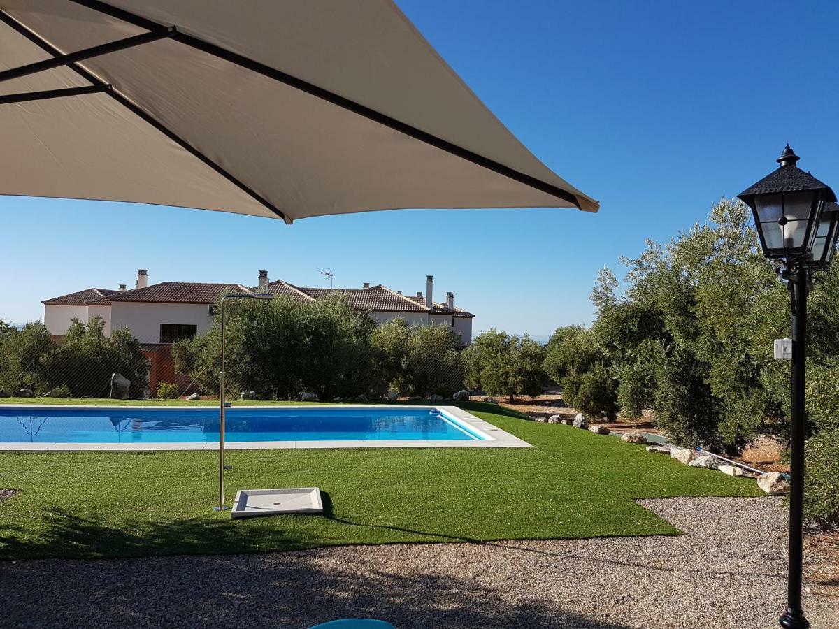Apartamentos Rurales La Dehesa Del Acebuche Jaén Eksteriør bilde