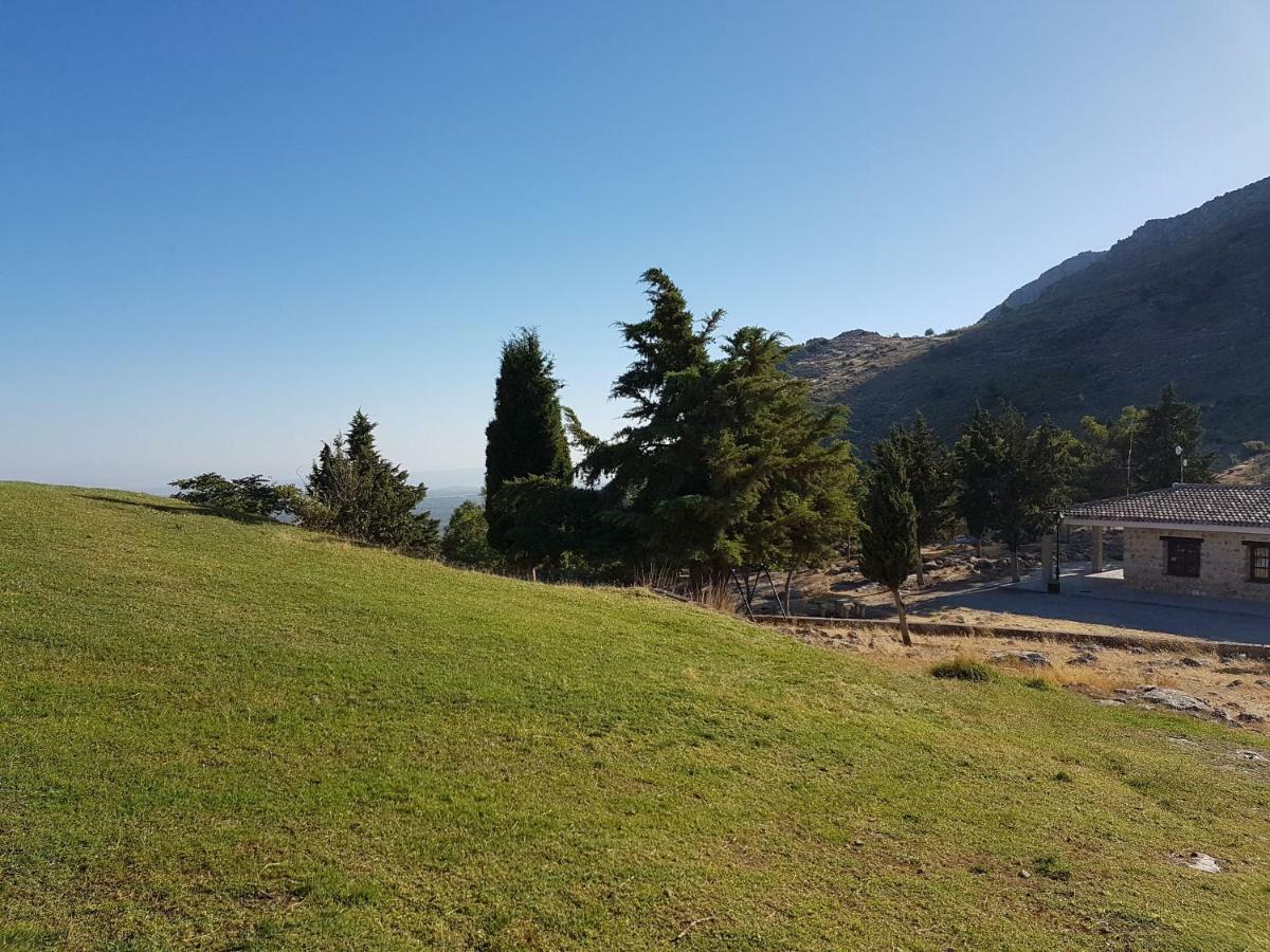 Apartamentos Rurales La Dehesa Del Acebuche Jaén Eksteriør bilde
