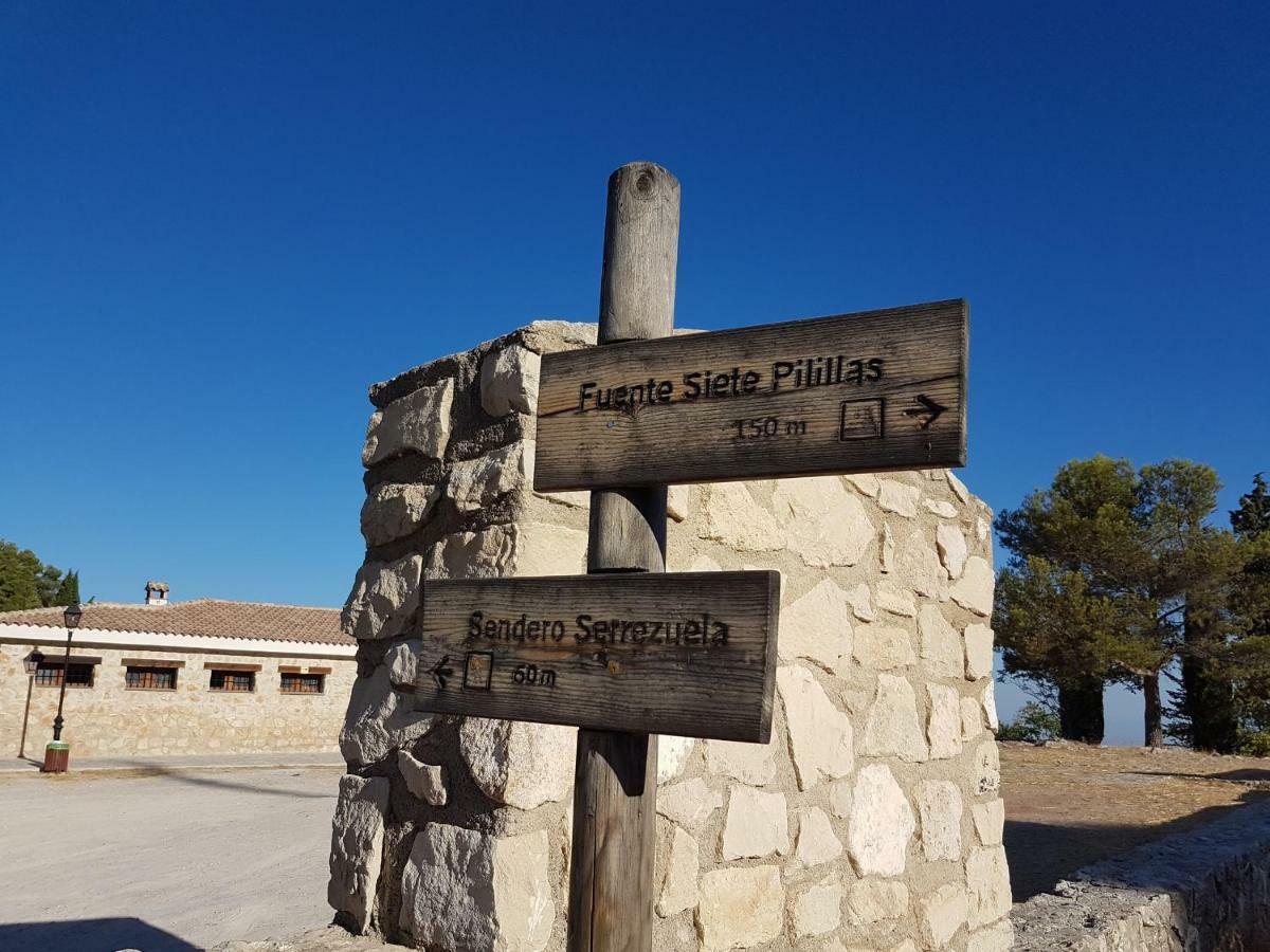 Apartamentos Rurales La Dehesa Del Acebuche Jaén Eksteriør bilde
